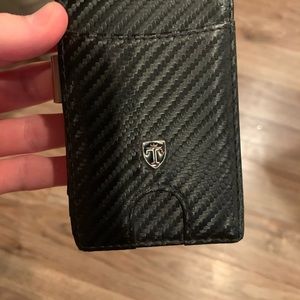 Travando mens wallet. Used wallet but in great shape.